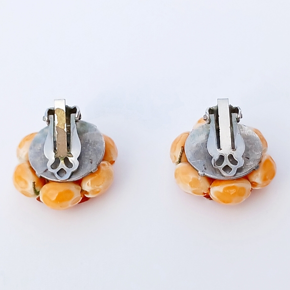 VINTAGE ORANGE SHELL EARRINGS AB cluster clipon MCM tropical Party Cowrie Glam - Picture 3 of 6